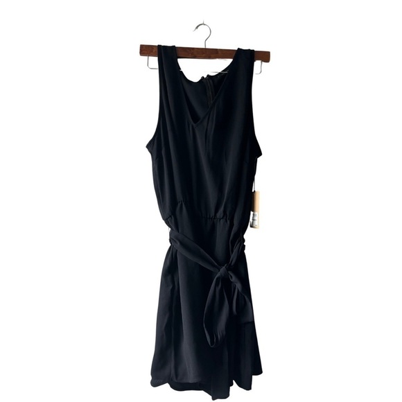 NWT Halogen black sleeveless romper size L - Picture 1 of 9